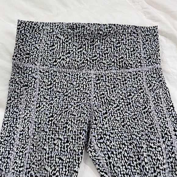 Athleta Ultimate Stash leggings - Picture 6 of 13